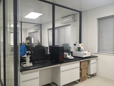 Microscopio metalográfico y medidor de resistencia a la rotura totalmente automático
